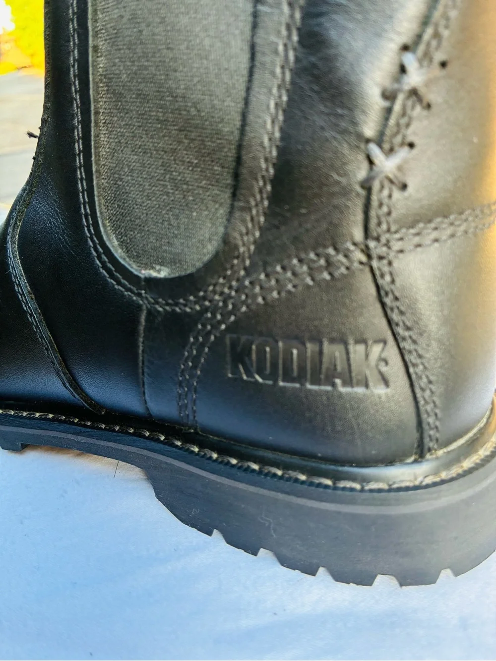Kodiak Bralorne Leather Chelsea Boots, Men’s Size 7.5, Women’s Size 9